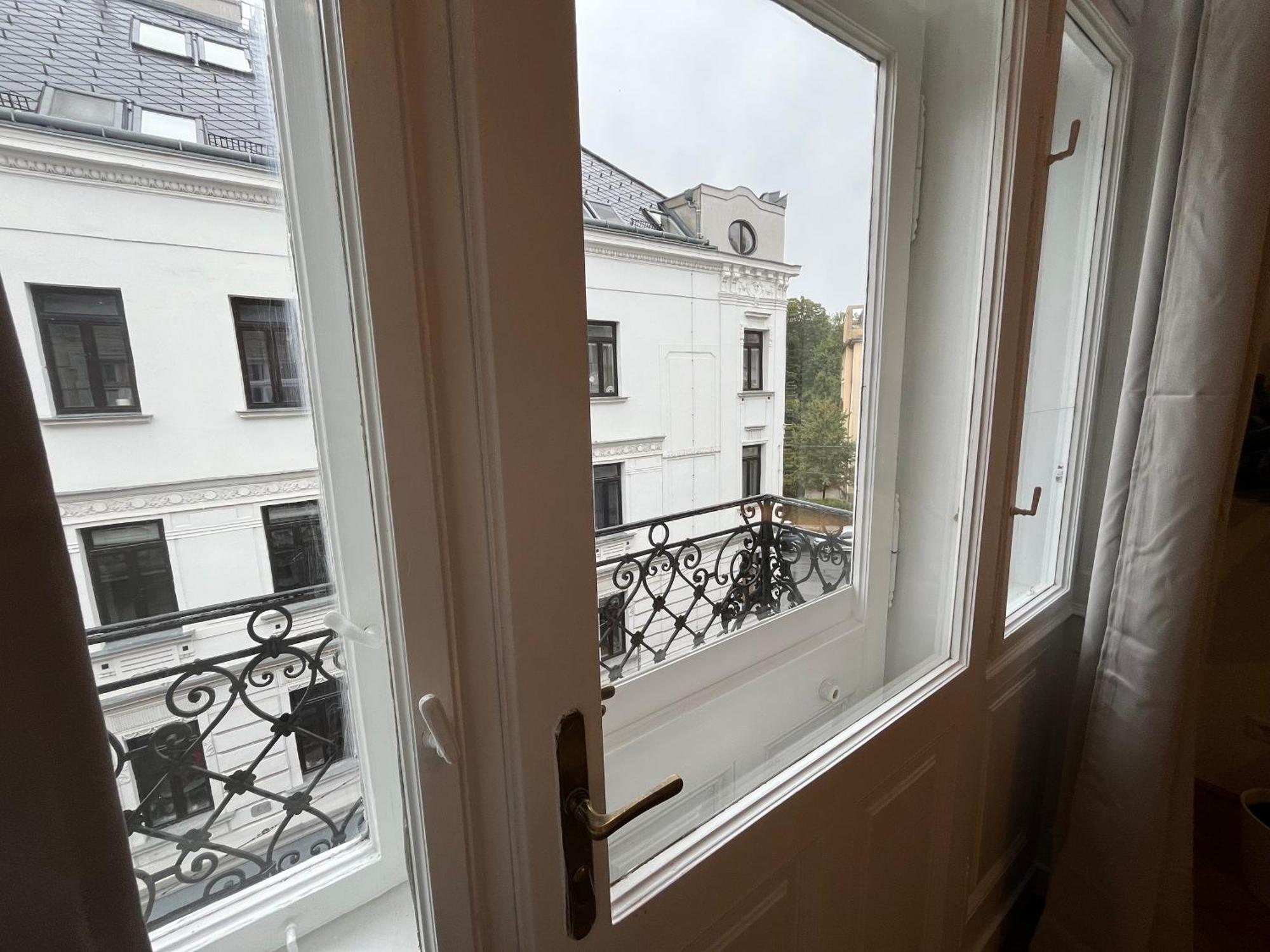 Grosszuegiger Wiener Altbau Gleich Neben Schoenbrunn Экстерьер фото